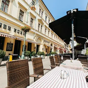 https://pause-apartment-with-free-parking.inbudapesthotels.com